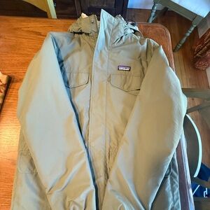 Patagonia Patagonia Isthmus Parka Coat fleeced lined olive jacket. Size Small.